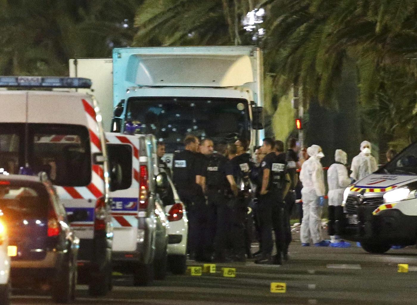 Francia24 weekend: Attentato a Trappes: un crimine terroristico scuote la Francia, Moody’s conferma il rating della Francia Aa3, Meteo e tutte le altre notizie
